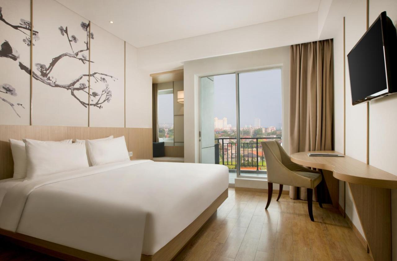 Hotel Santika Mega City Bekasi Exterior foto