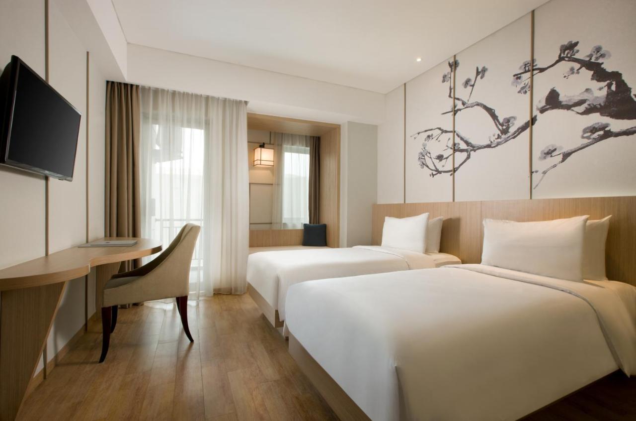 Hotel Santika Mega City Bekasi Exterior foto