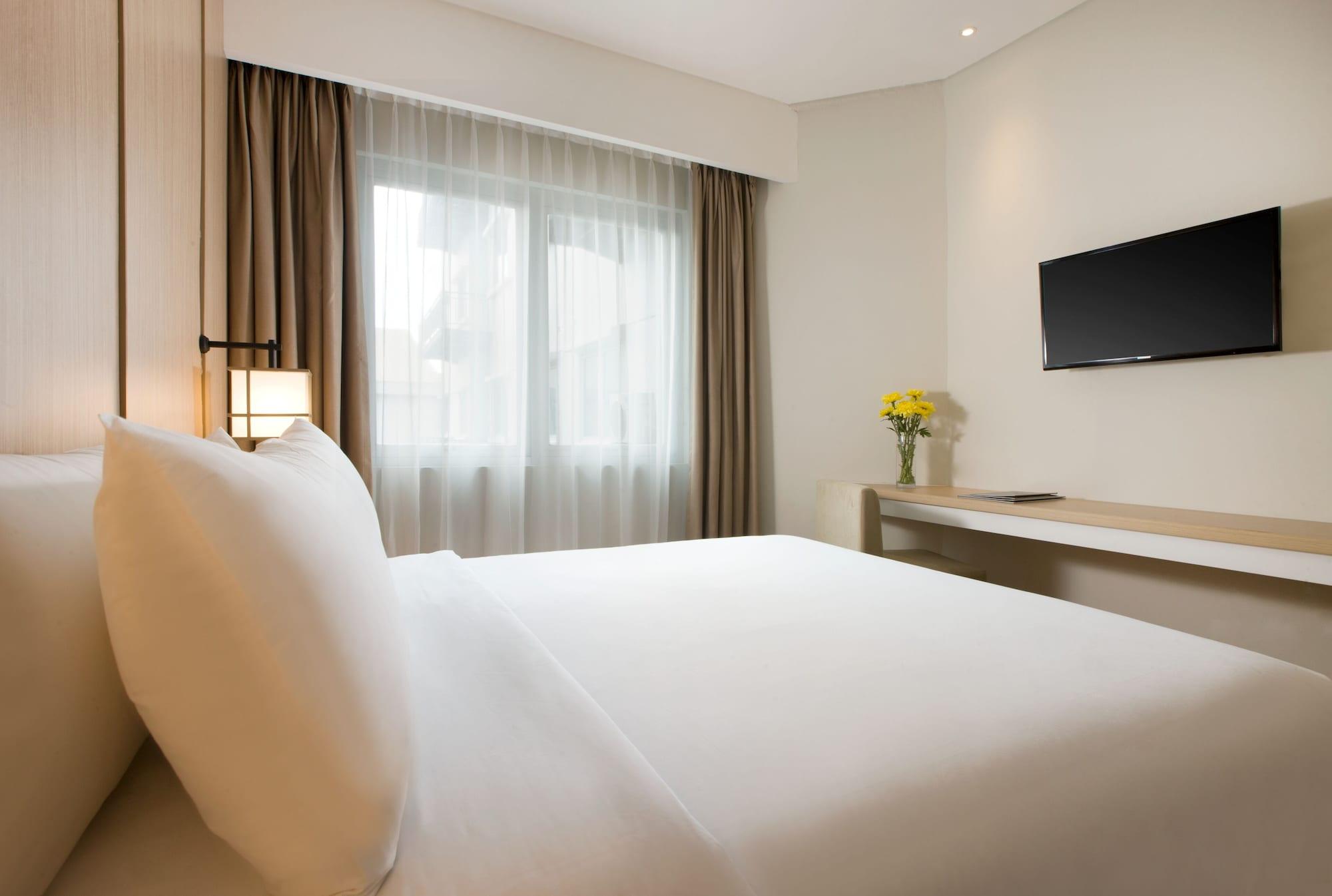 Hotel Santika Mega City Bekasi Exterior foto