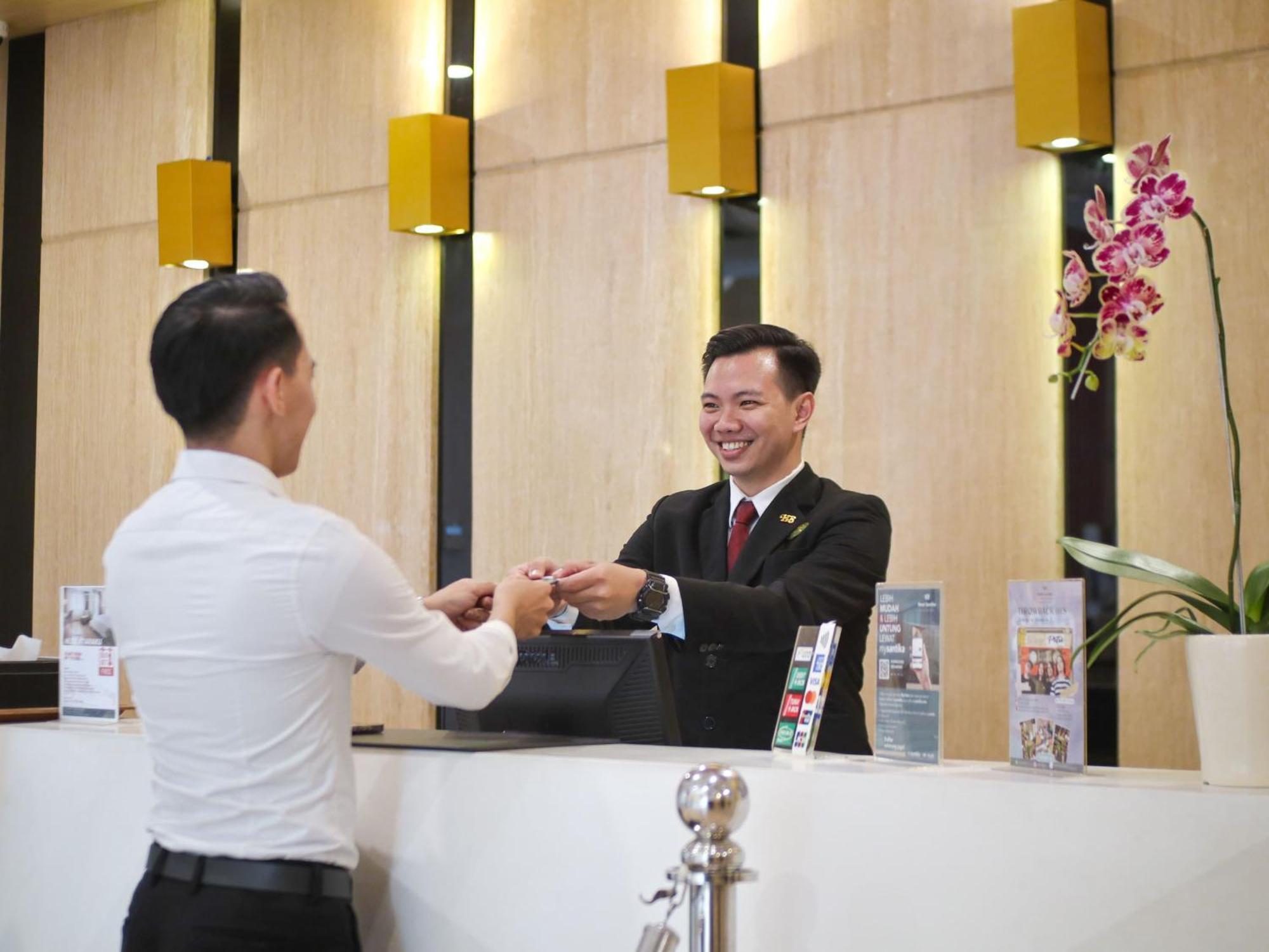 Hotel Santika Mega City Bekasi Exterior foto